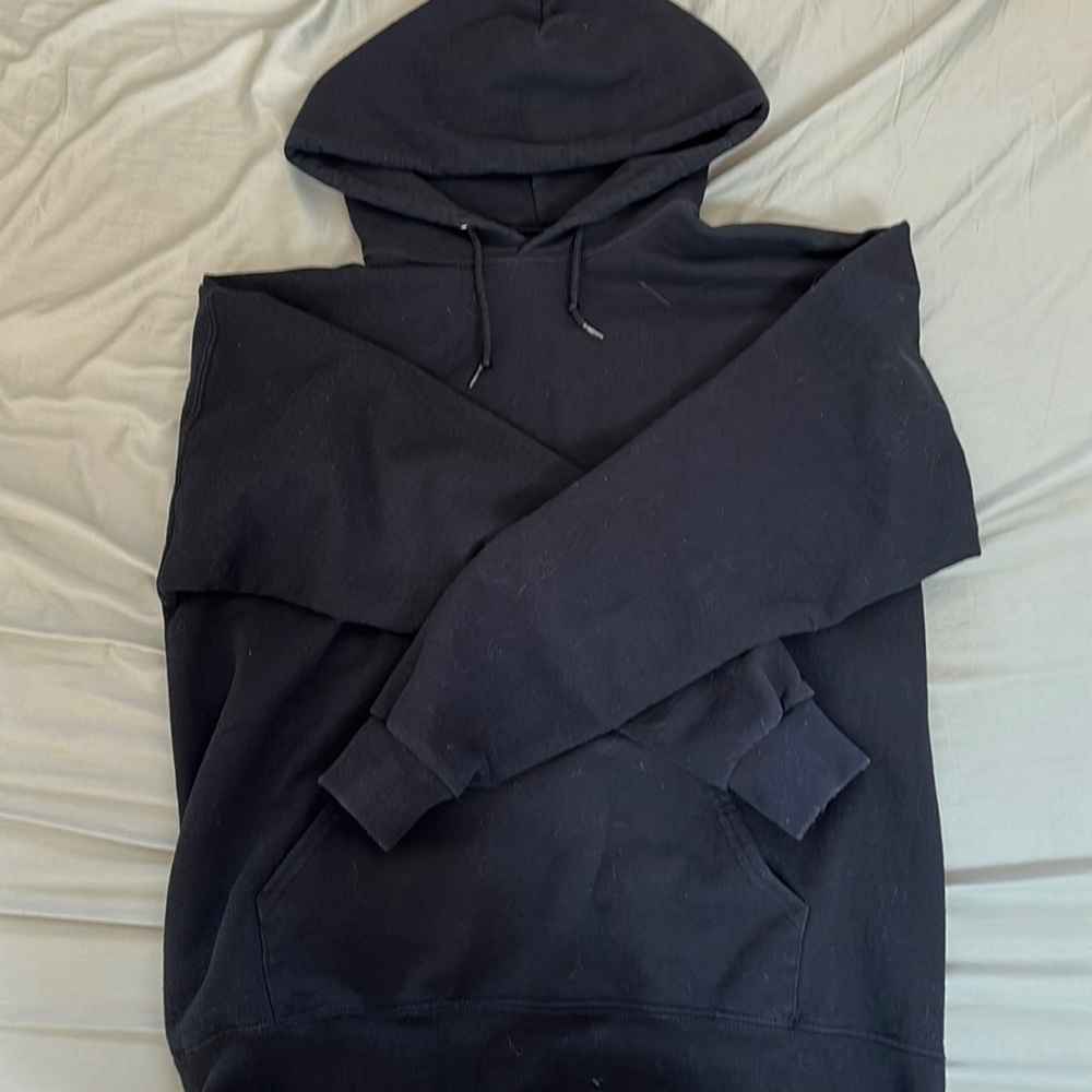 Basic Black Sweatshirt
